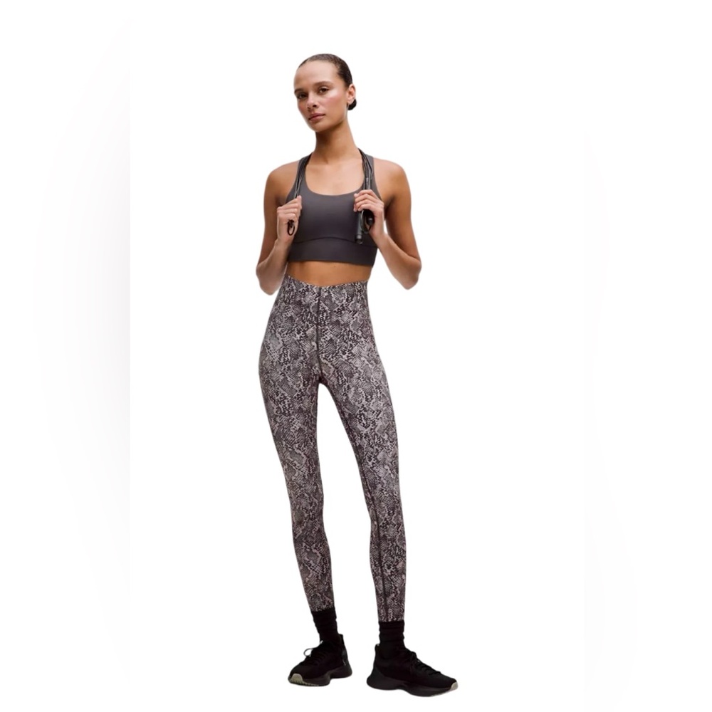 NWT Lululemon Athletica Black and Gray Patterned Leggings new and sold out